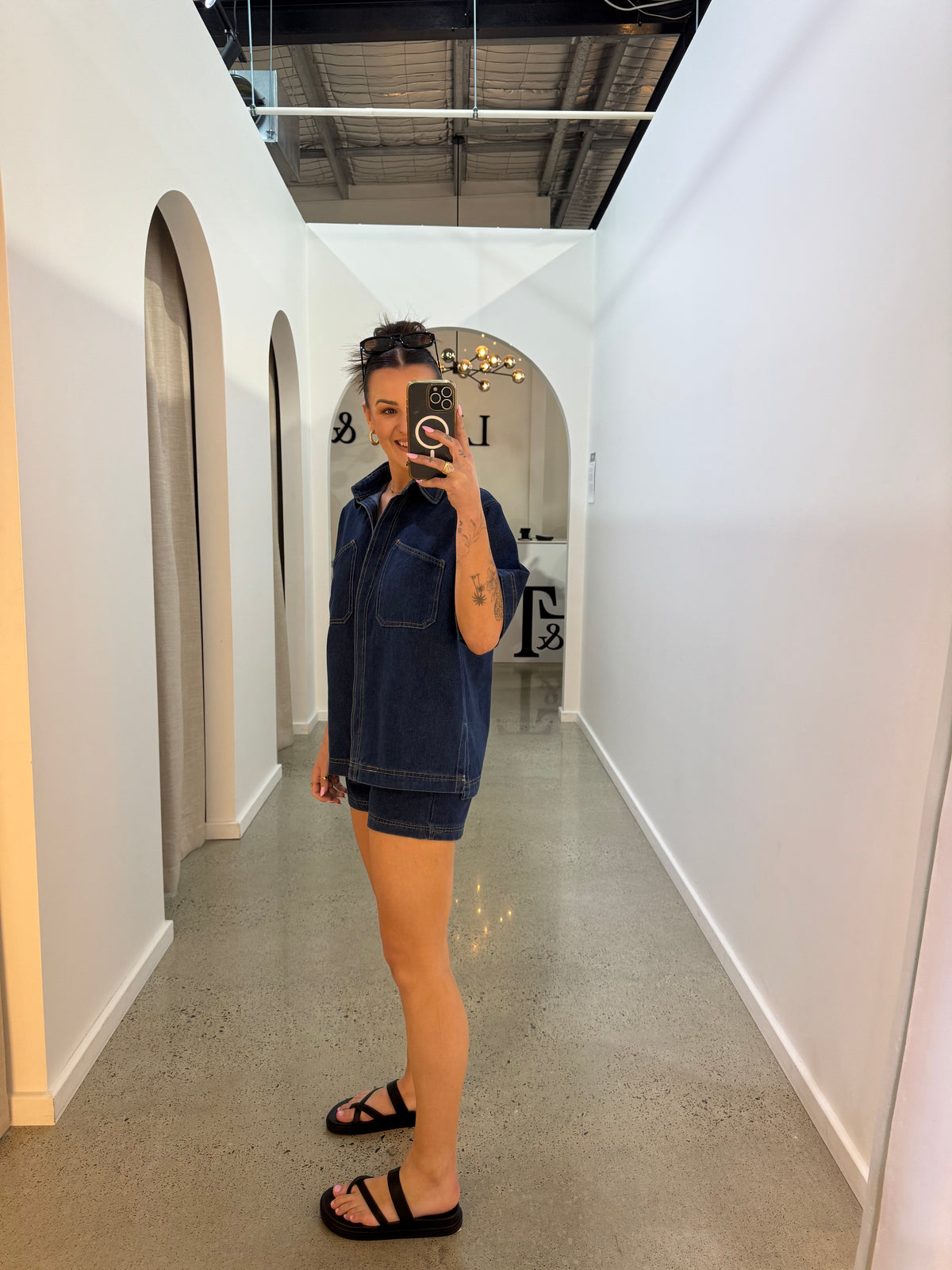 BY FRANKIE / DARK DENIM SHORTS / 1163-1