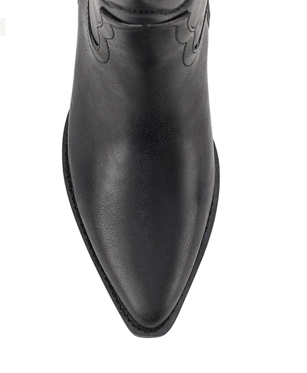 VERALI / BENTLEY COWBOY BOOT / BLACK DISTRESSED