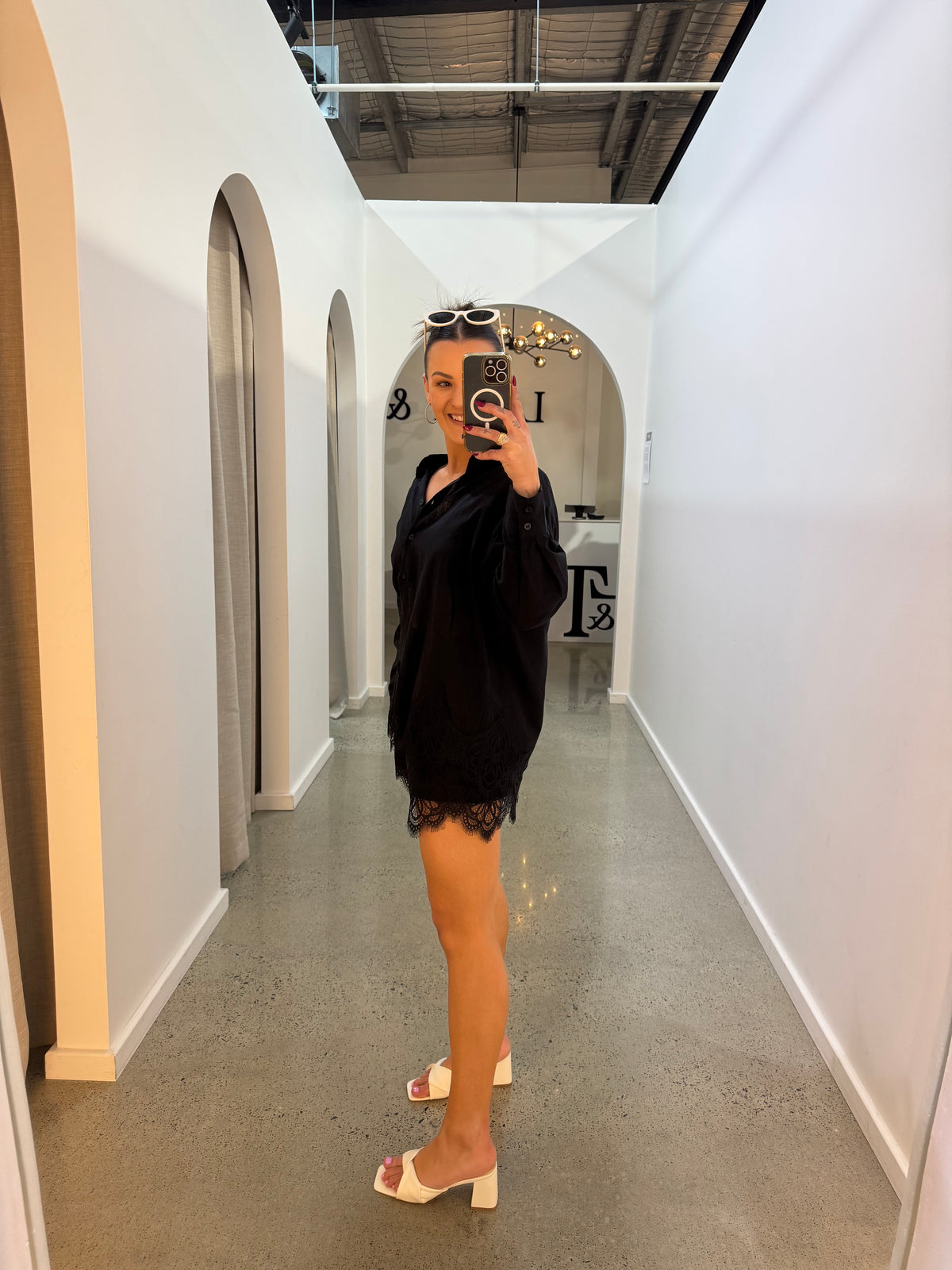 BY FRANKIE / BLACK SHORTS LACE TRIM / 1158-1