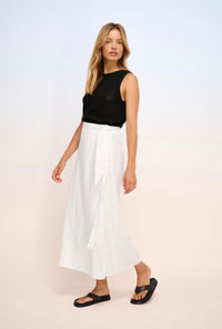 LITTLE LIES / MONACO WHITE LINEN WRAP SKIRT / R25121511