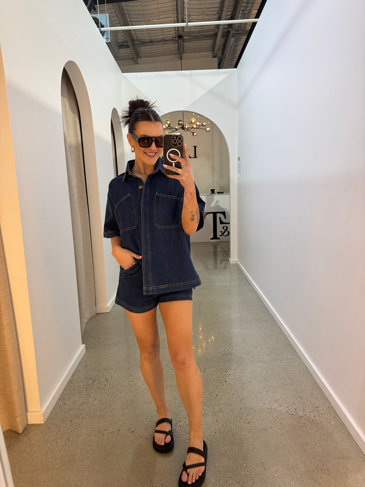 BY FRANKIE / DARK DENIM SHORTS / 1163-1