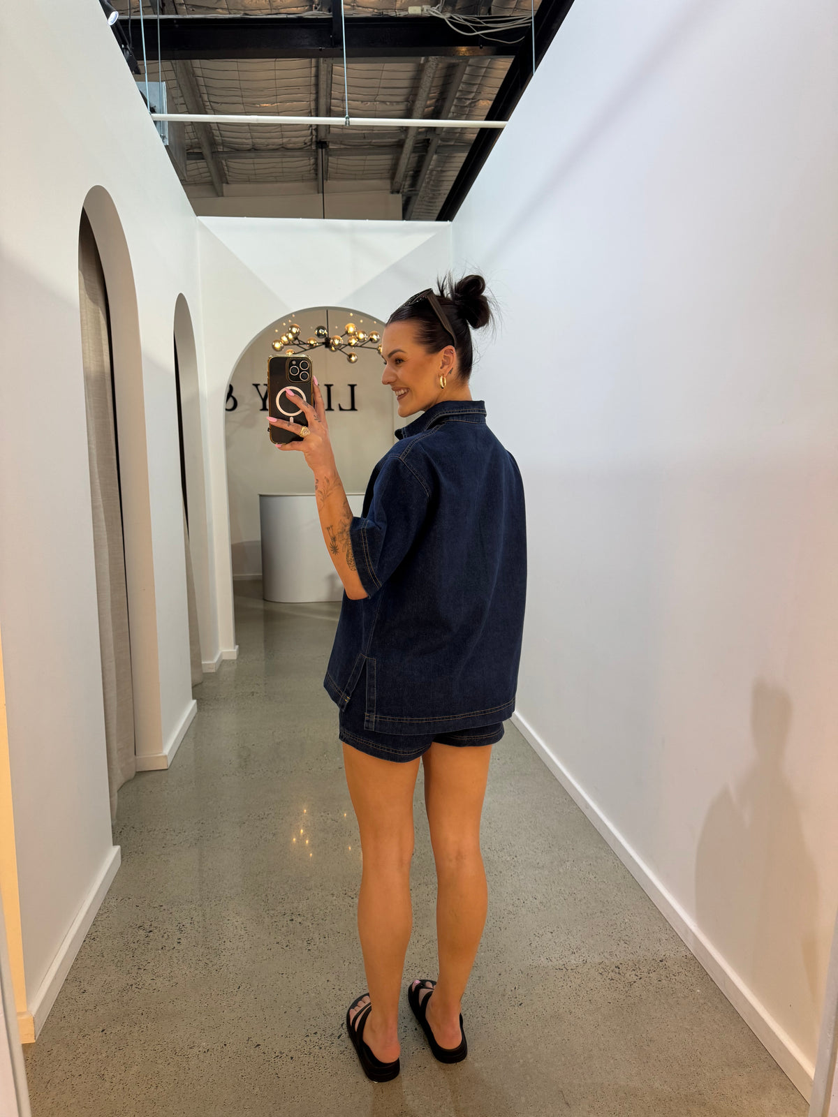 BY FRANKIE / DARK DENIM SHORTS / 1163-1