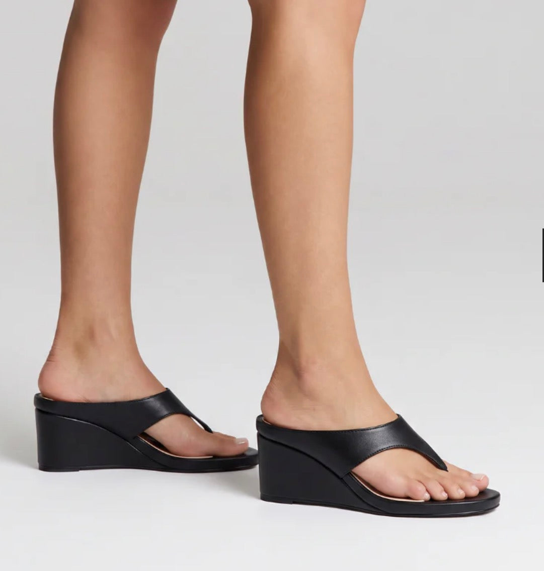 VERALI / POH WEDGE THONG / BLACK