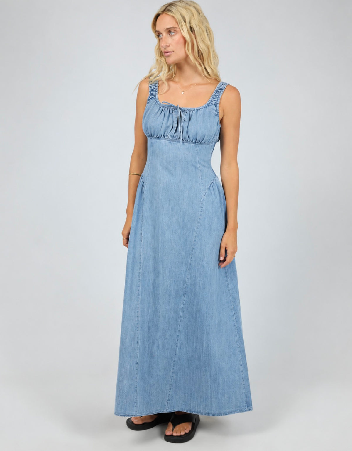 ALL ABOUT EVA / POPPY DENIM MAXI DRESS LIGHT BLUE / 64D0351