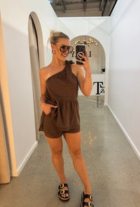 BY FRANKIE / ONE SHOULDER TOP CHOCOLATE / 139-3