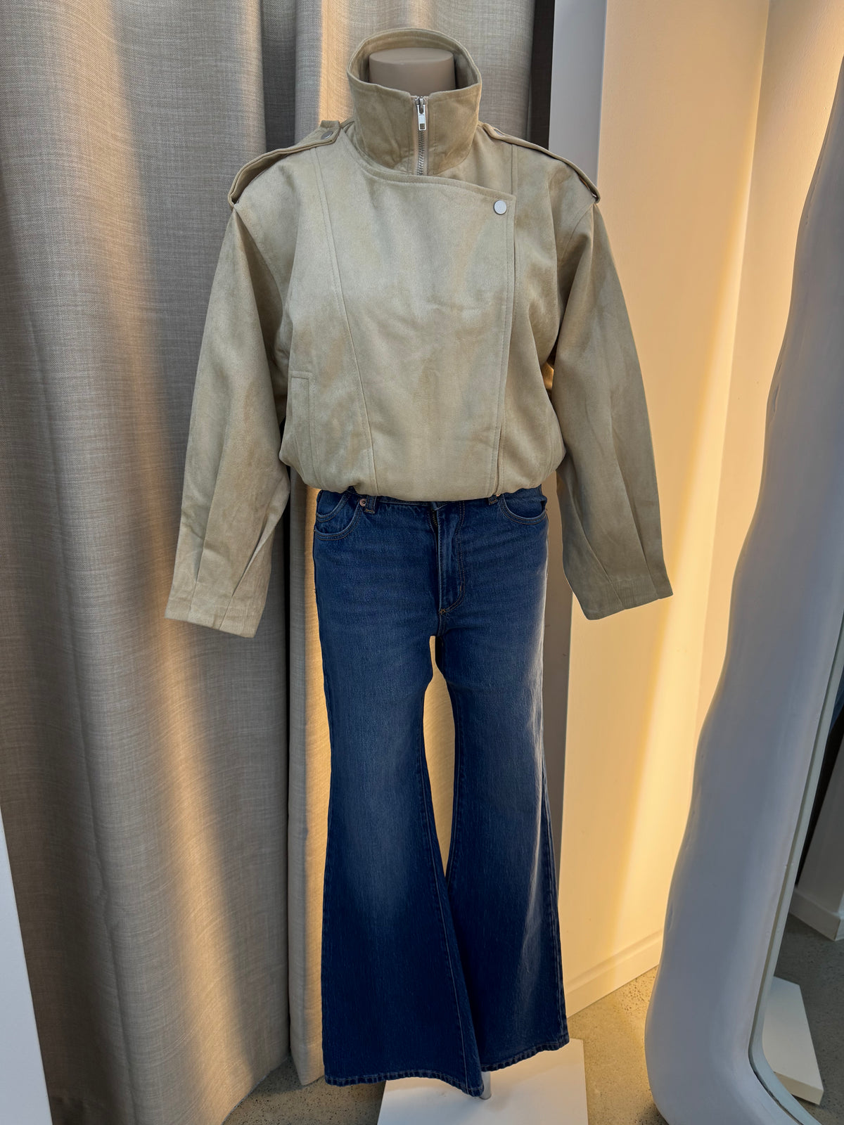 BY FRANKIE / BEIGE FUNNEL NECK FAUX SUEDE JACKET / 777-2