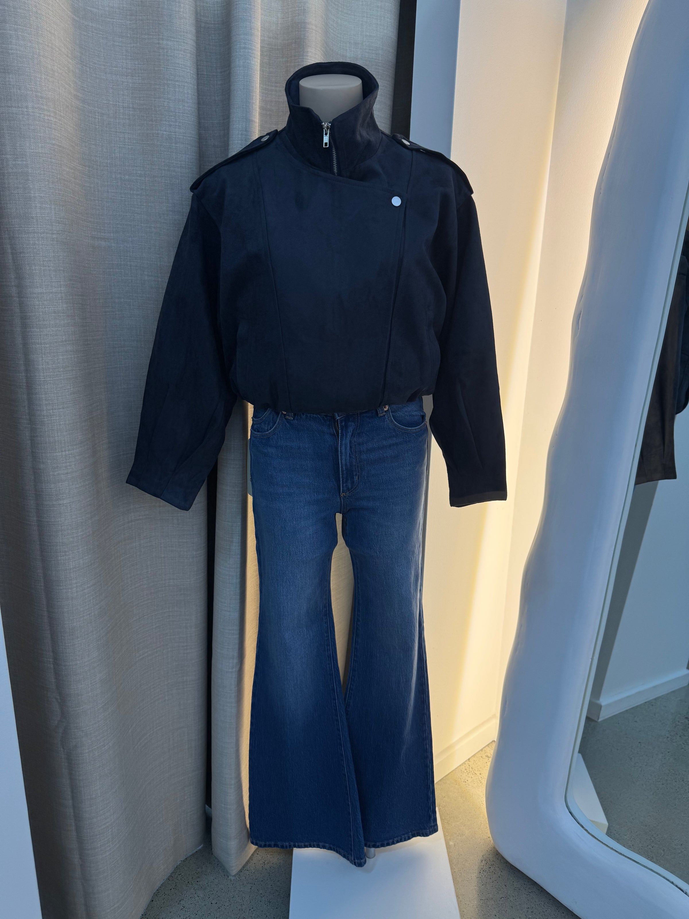 BY FRANKIE / NAVY FUNNEL NECK FAUX SUEDE JACKET / 777-4