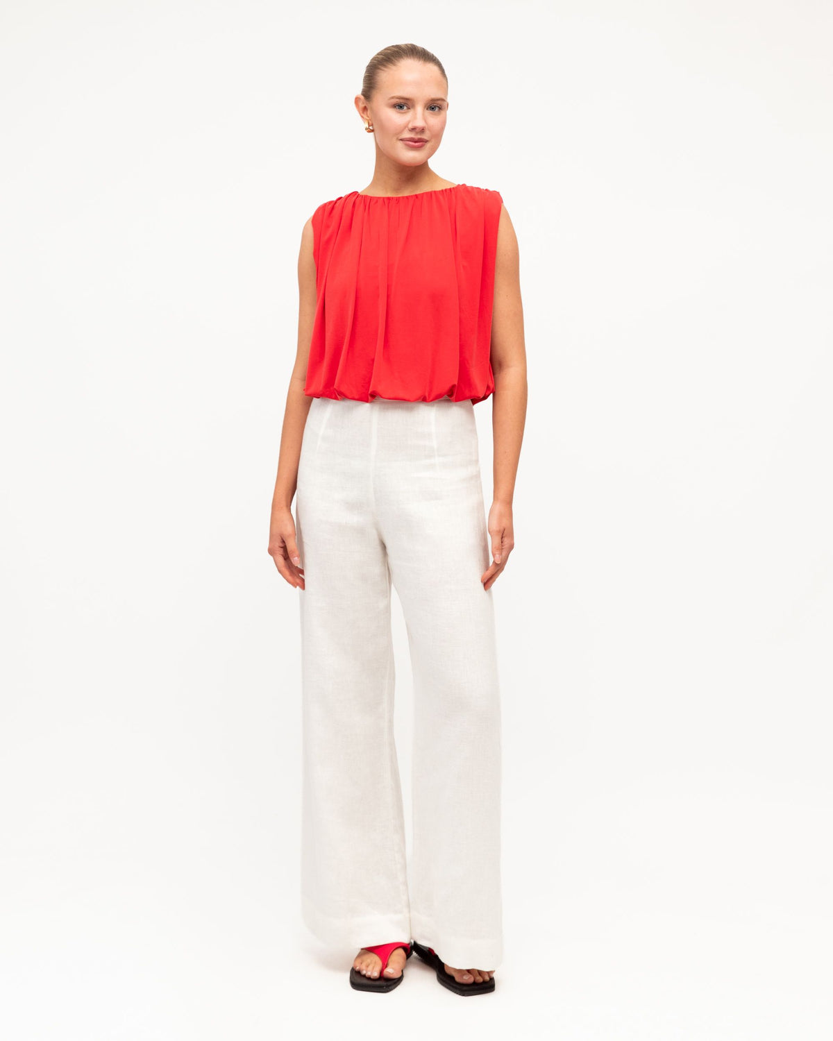 WHITE CLOSET / BUBBLE HEM TOP / TF11518