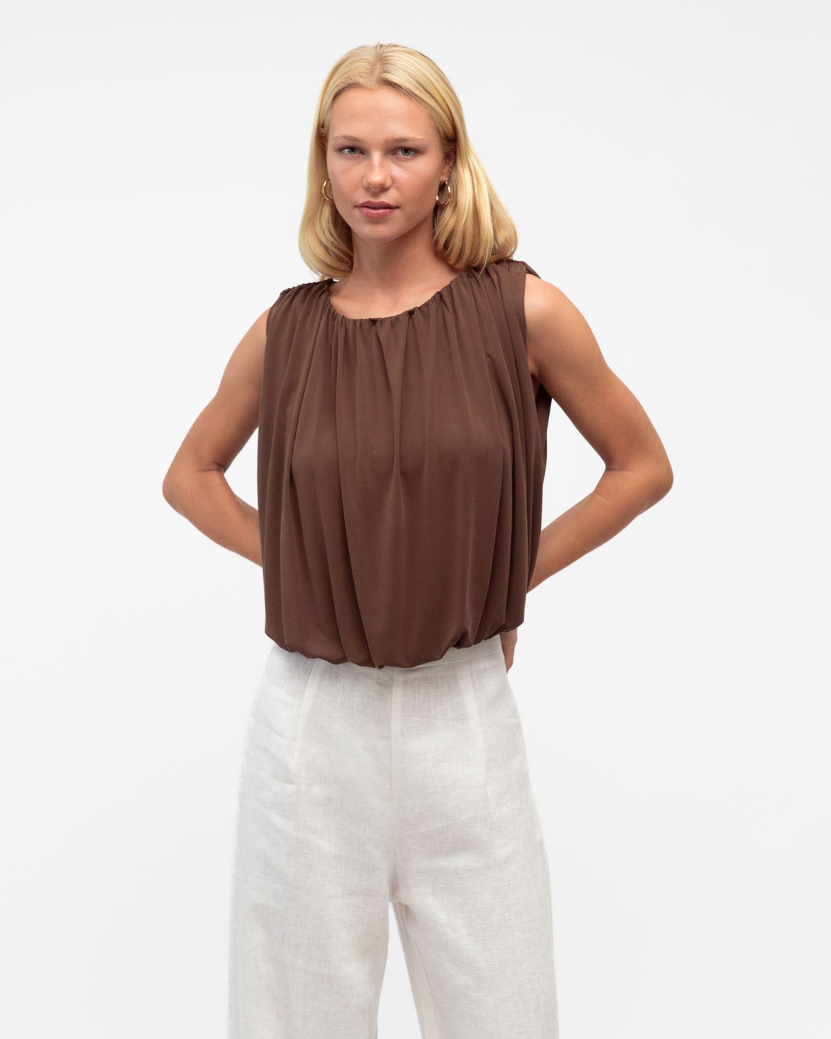 WHITE CLOSET / BUBBLE HEM TOP / TF11518