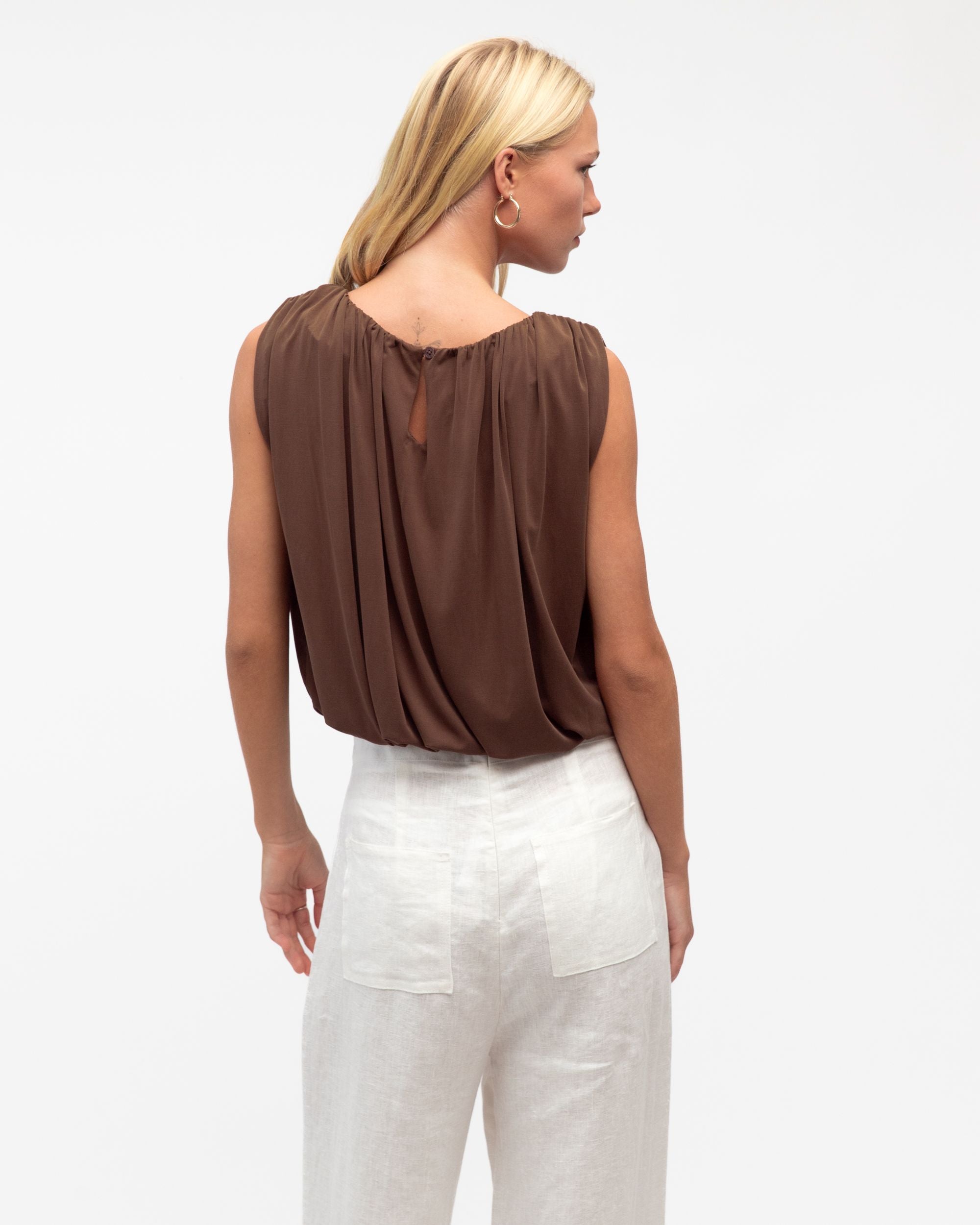 WHITE CLOSET / BUBBLE HEM TOP / TF11518