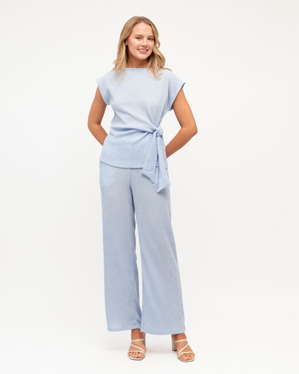 EBBY & I / SOFT TEXTURE BUBBLE TIE TOP / VV12224