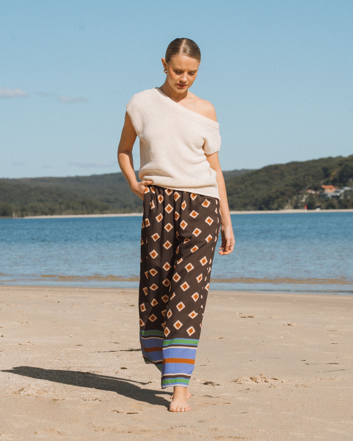 WHITE CLOSET / RESORT GEO PANTS / TFE12107