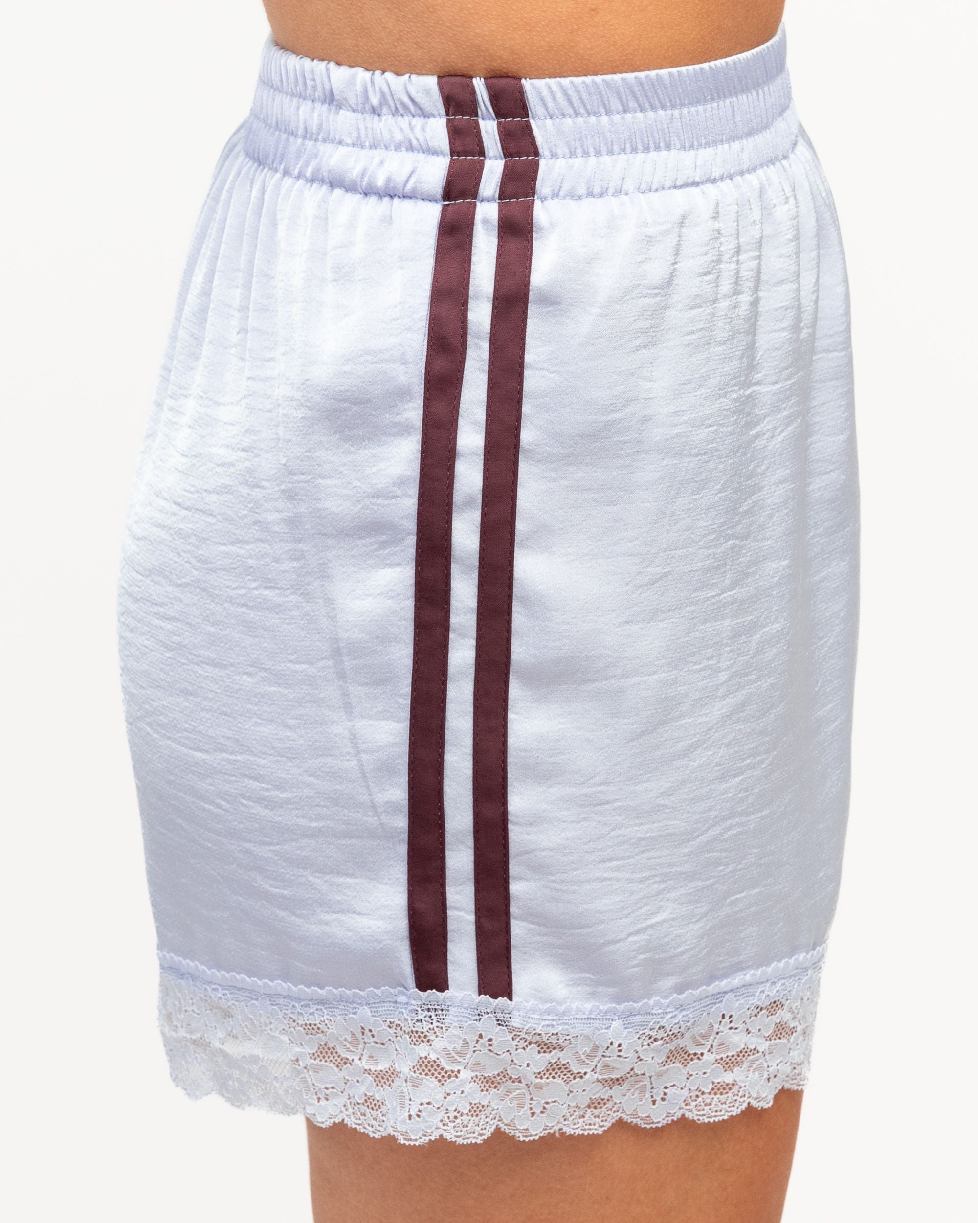 EBBY & I / COURT SIDE SHORTS W LACE DETAIL / VV12280