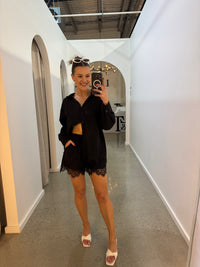 BY FRANKIE / BLACK SHORTS LACE TRIM / 1158-1
