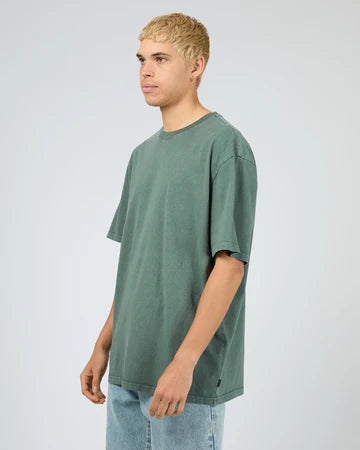 SILENT THEORY / ESSENTIAL FIT TEE PINE / 40X0194