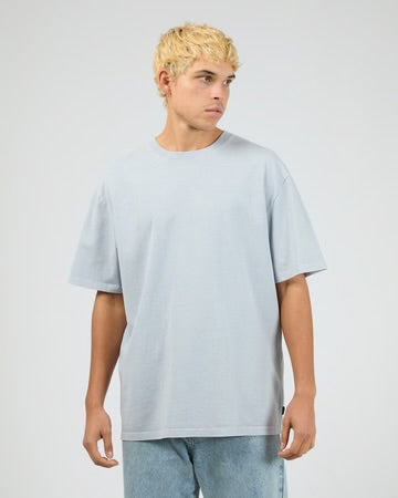 SILENT THEORY / ESSENTIAL FIT TEE SKY BLUE / 40X0194