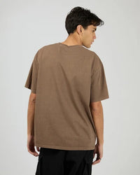 SILENT THEORY / ESSENTIAL FIT TEE MOCHA / 40X0194