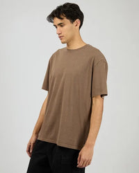 SILENT THEORY / ESSENTIAL FIT TEE MOCHA / 40X0194