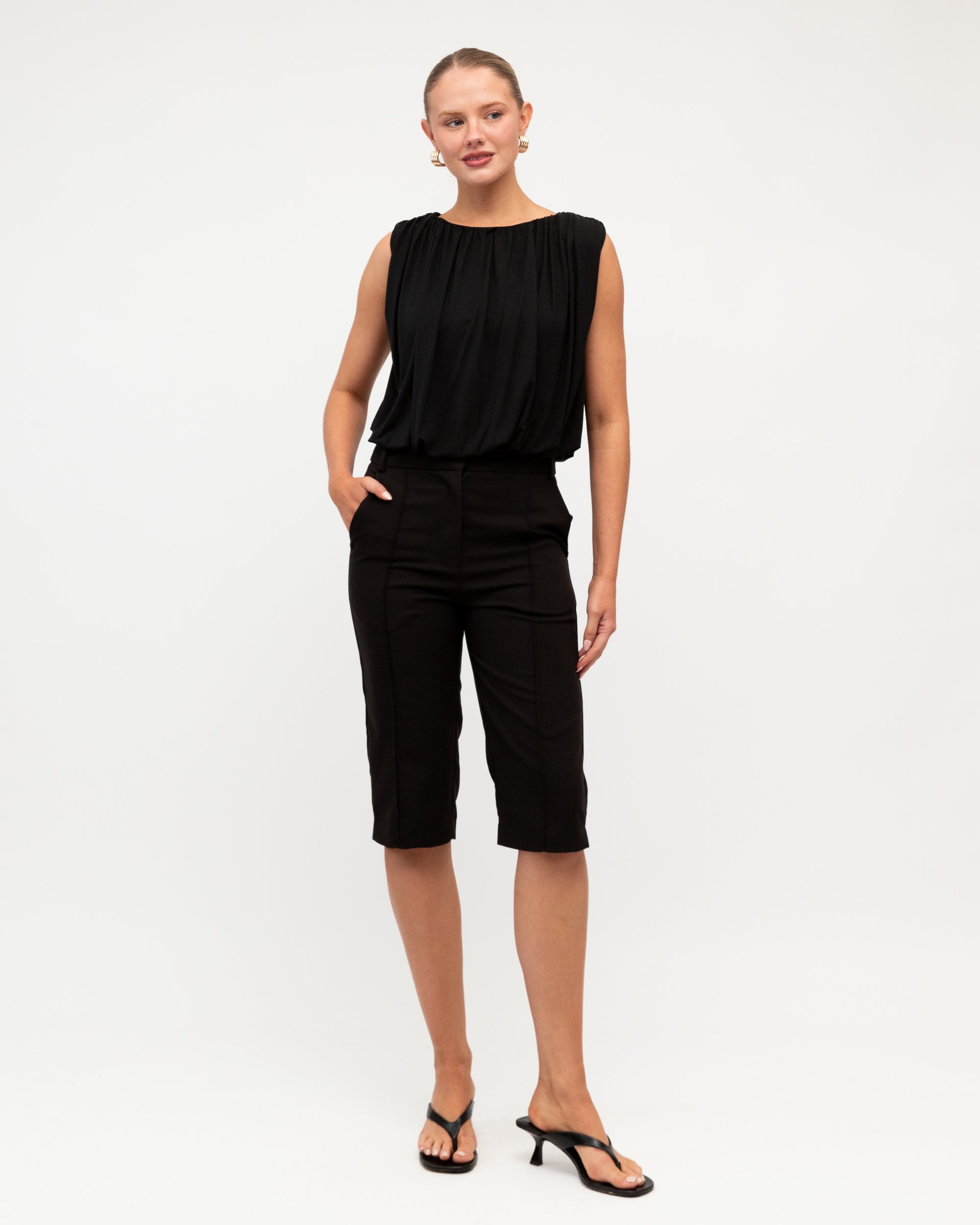 WHITE CLOSET / BUBBLE HEM TOP / BLACK / TF11515