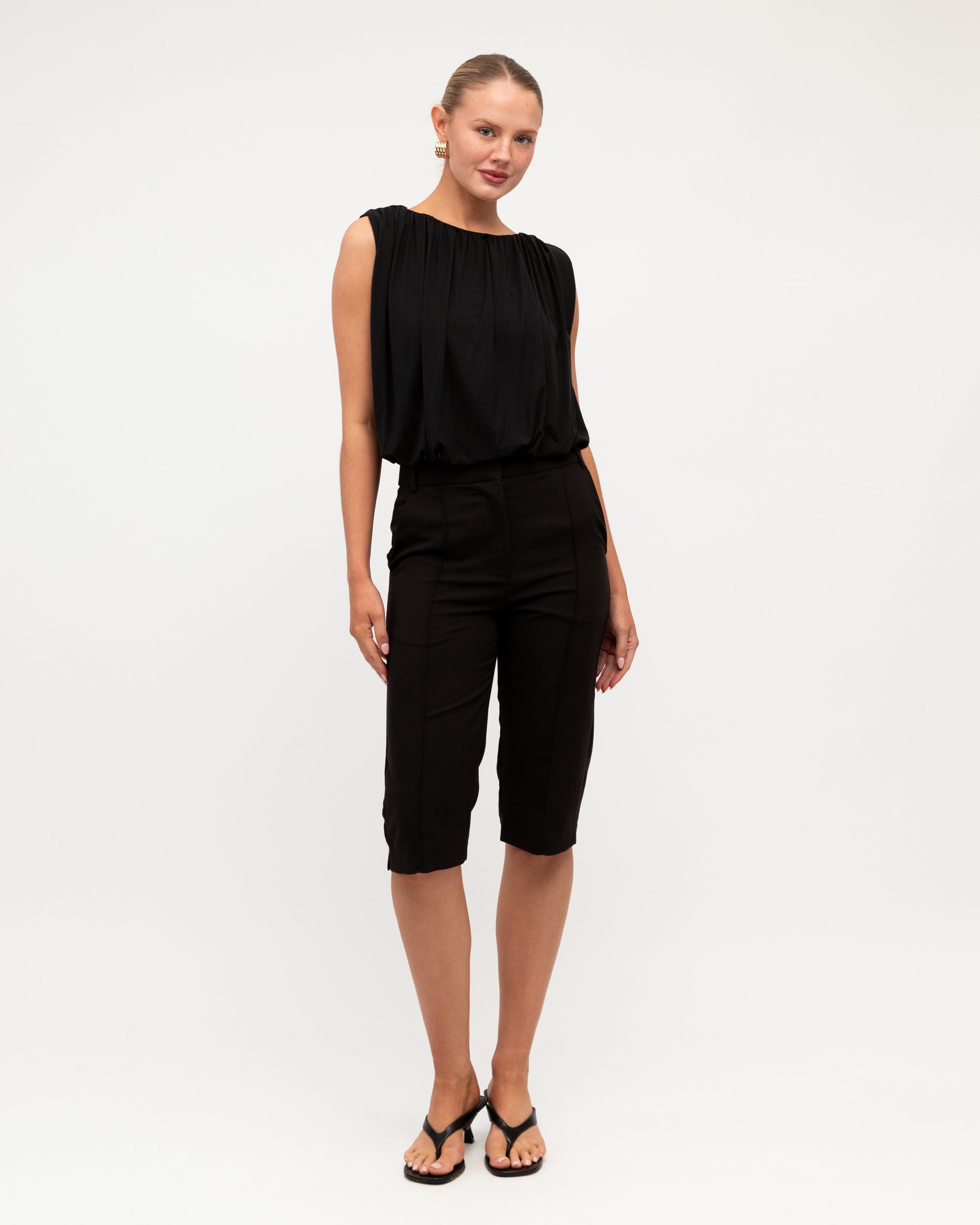 WHITE CLOSET / BUBBLE HEM TOP / BLACK / TF11515