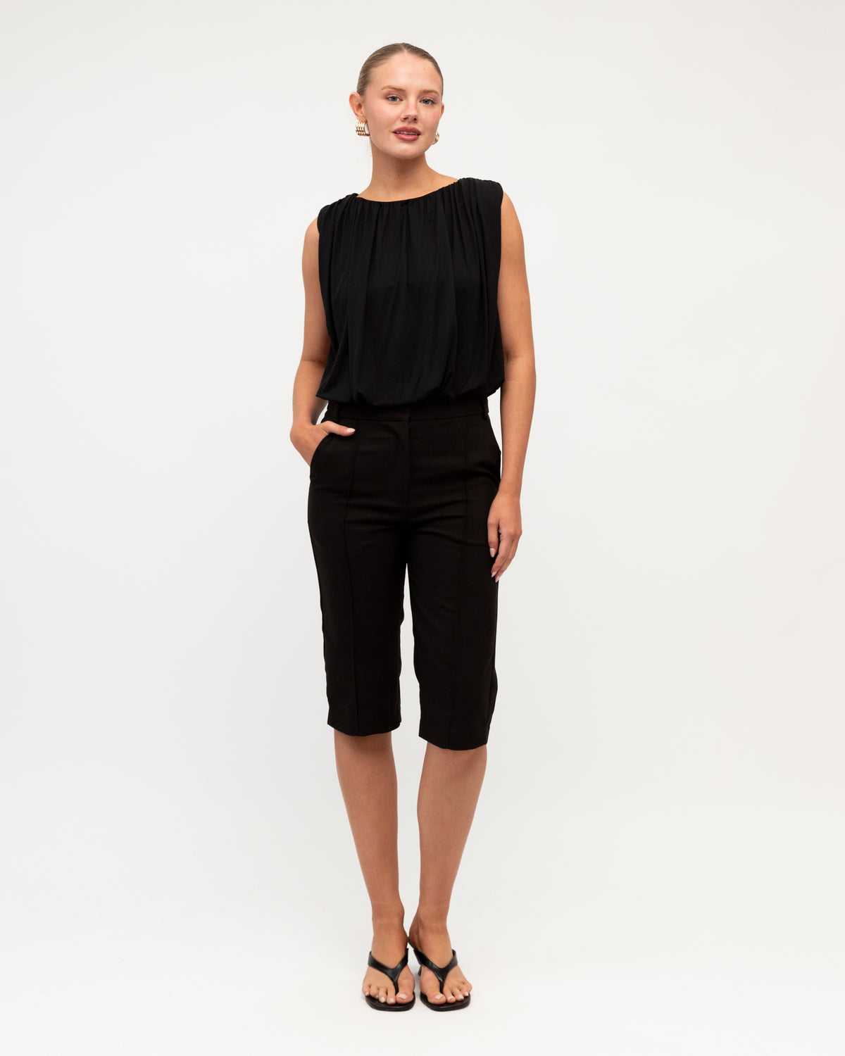 WHITE CLOSET / BUBBLE HEM TOP / BLACK / TF11515