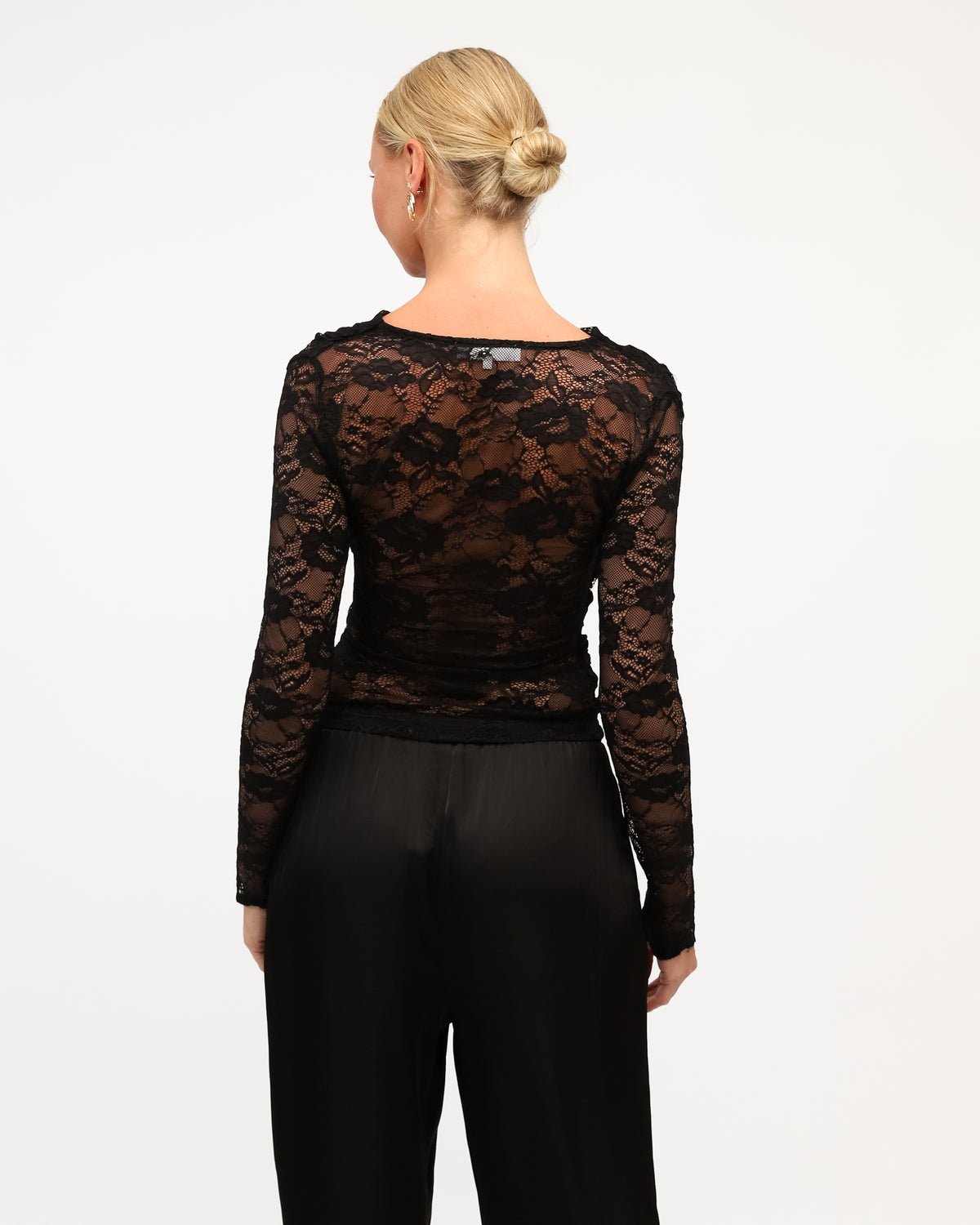 WHITE CLOSET / TARA LACE WRAP TOP / BLACK / TF11937