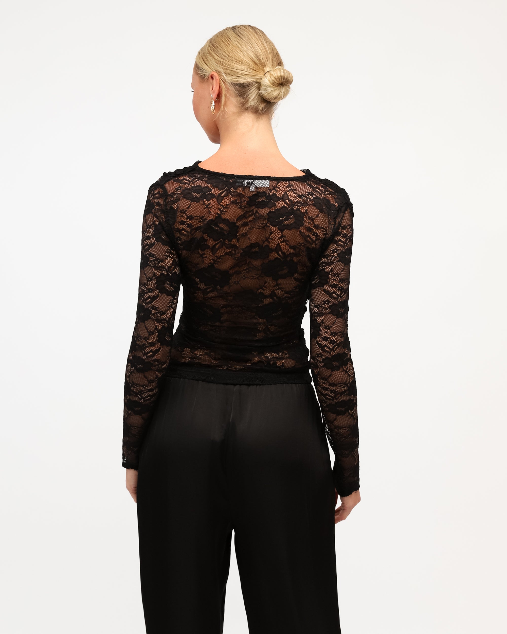 WHITE CLOSET / TARA LACE WRAP TOP / BLACK / TF11937