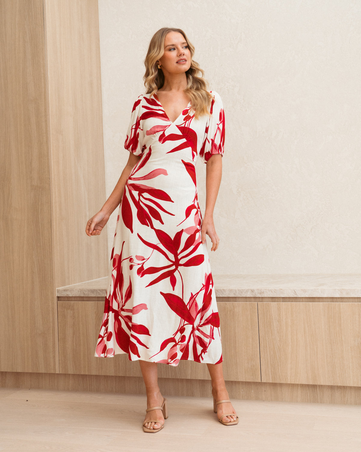 WHITE CLOSET / SCARLET BLOOM MIDI DRESS / TFE12102