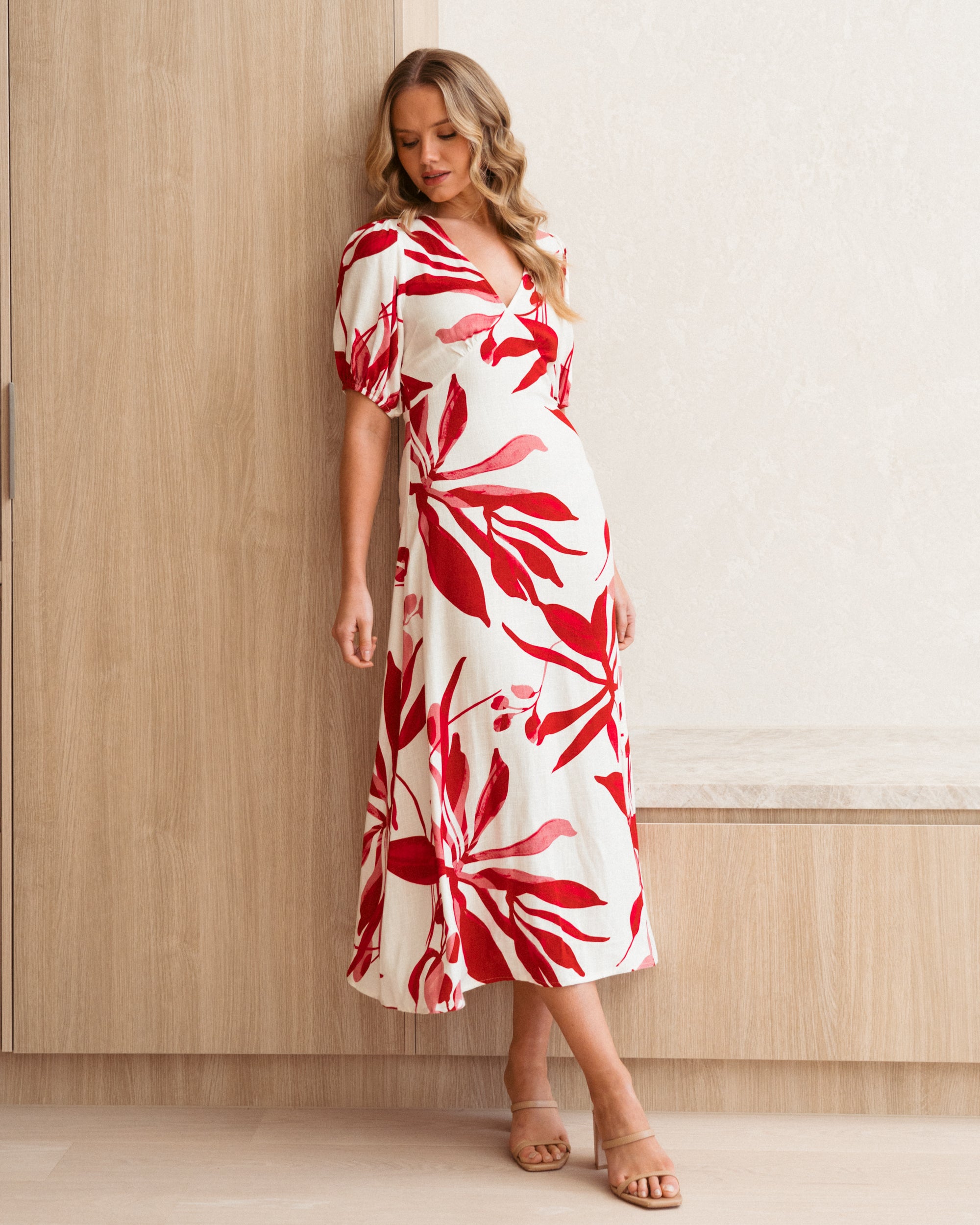 WHITE CLOSET / SCARLET BLOOM MIDI DRESS / TFE12102