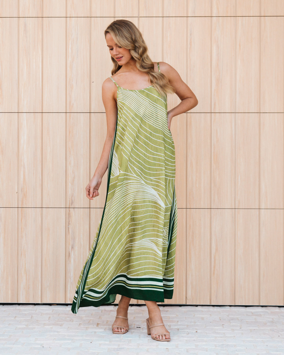 WHITE CLOSET / FLOW STATE MIDI DRESS / TFE12105