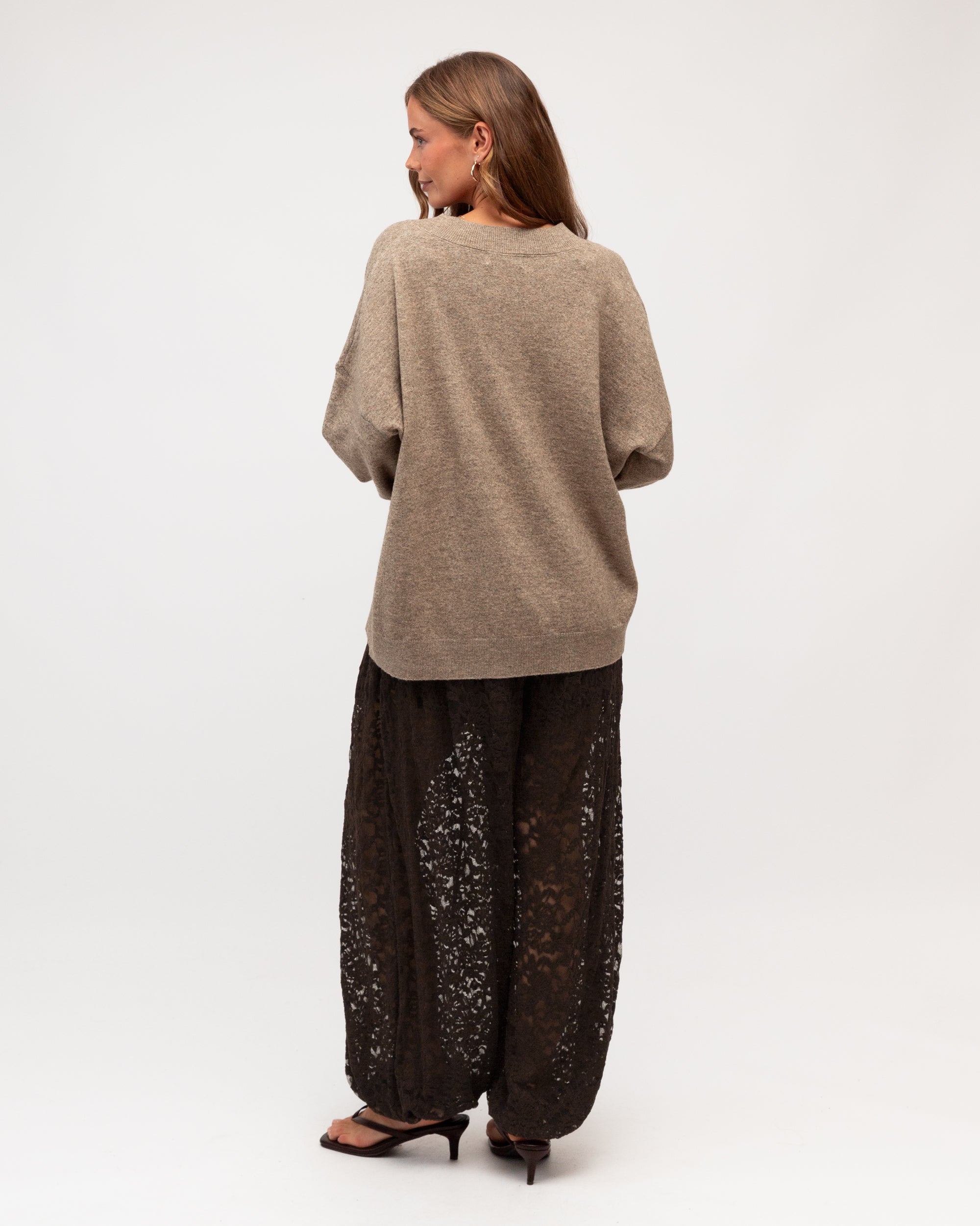 EBBY & I / LACEY LACE BALLON PANT / CHOCOLATE / VV12135