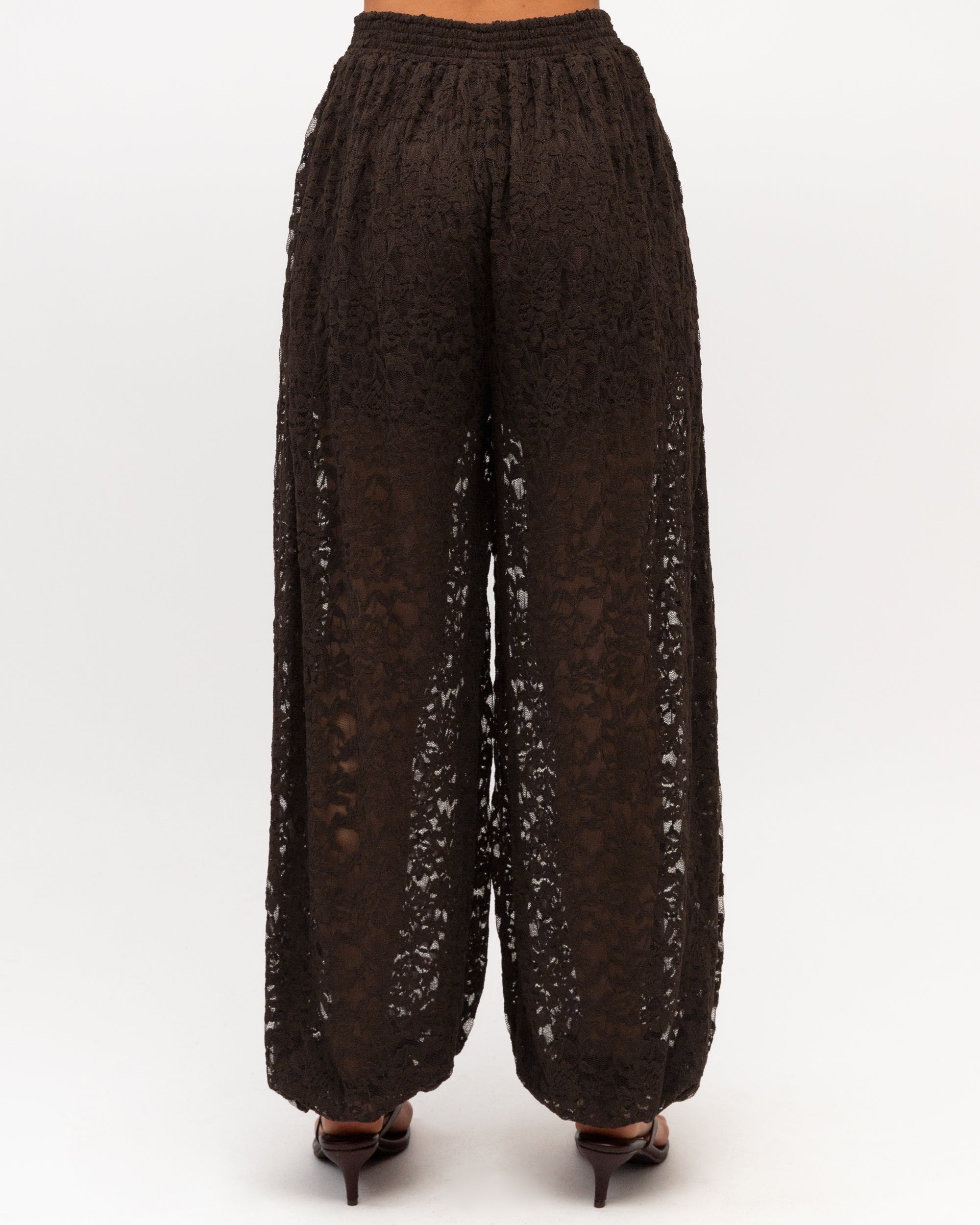 EBBY & I / LACEY LACE BALLON PANT / CHOCOLATE / VV12135