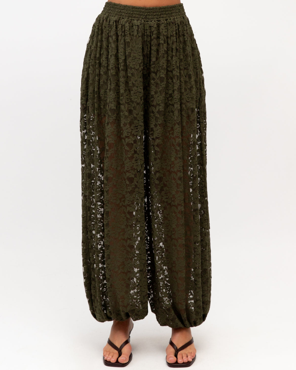 EBBY & I / LACEY LACE BALLON PANT / OLIVE / VV12135