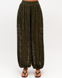 EBBY & I / LACEY LACE BALLON PANT / OLIVE / VV12135