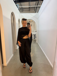 BY FRANKIE / BLACK PONCH TOP / 886-1