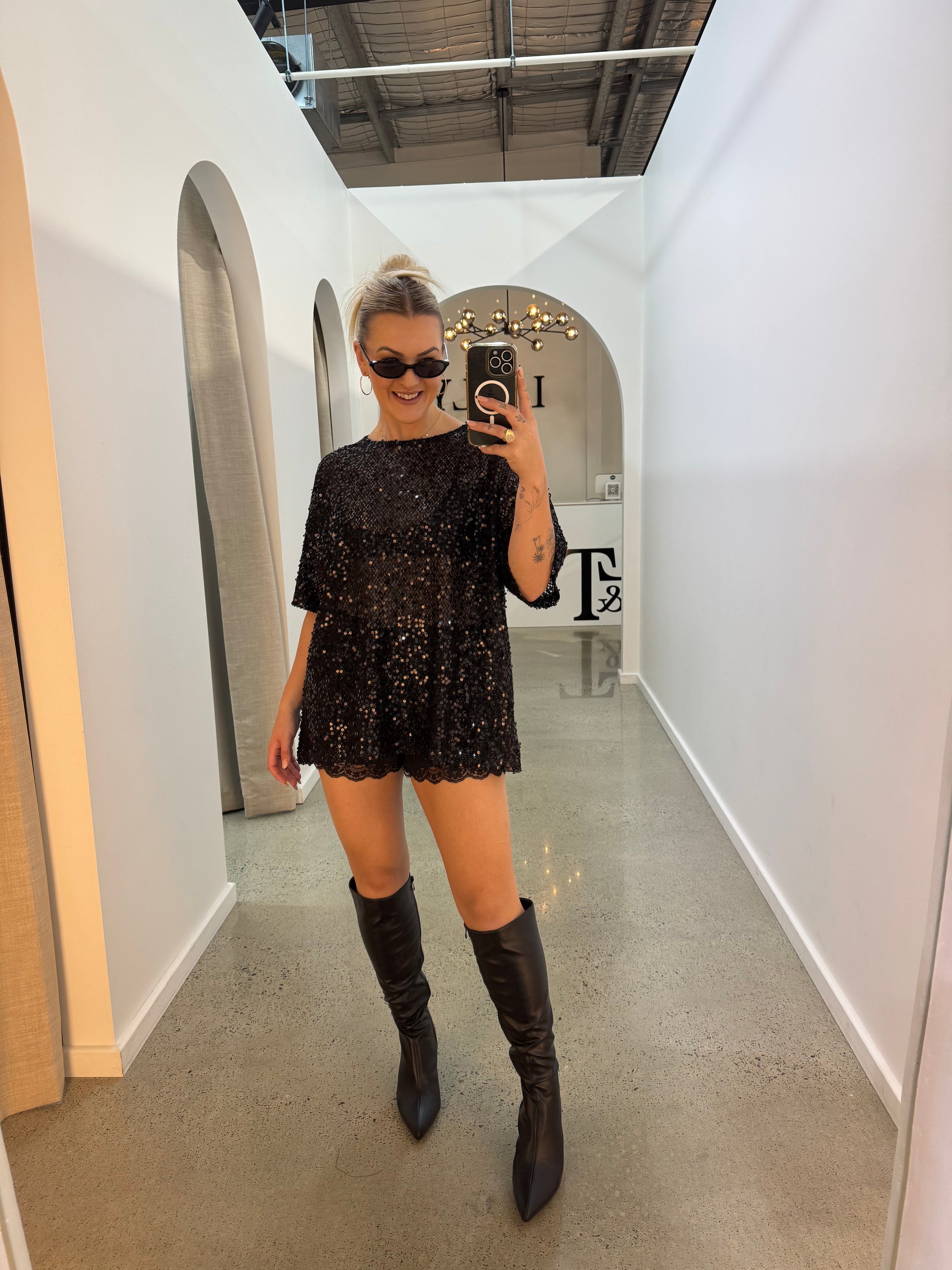 BY FRANKIE / BLACK SEQUINS TOP / 231-17