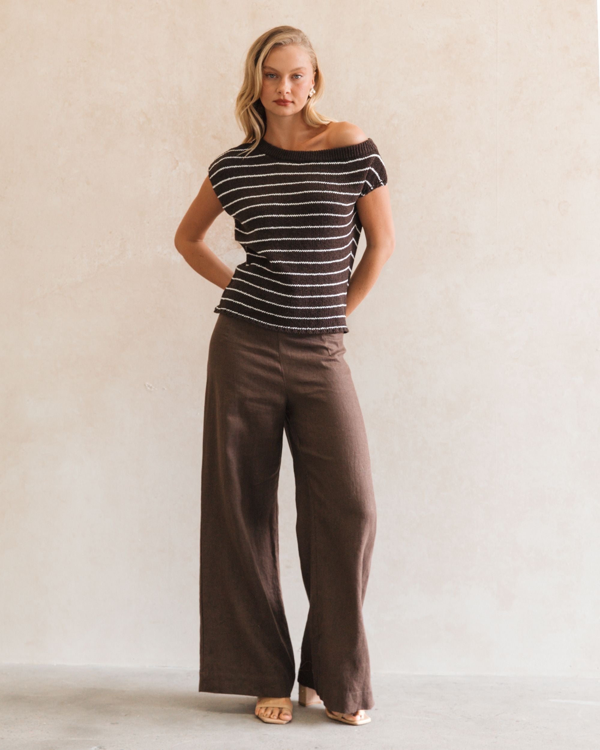 WHITE CLOSET / STRIPPED OUT ONE SHOULDER TOP / CHOCOLATE / TF11513