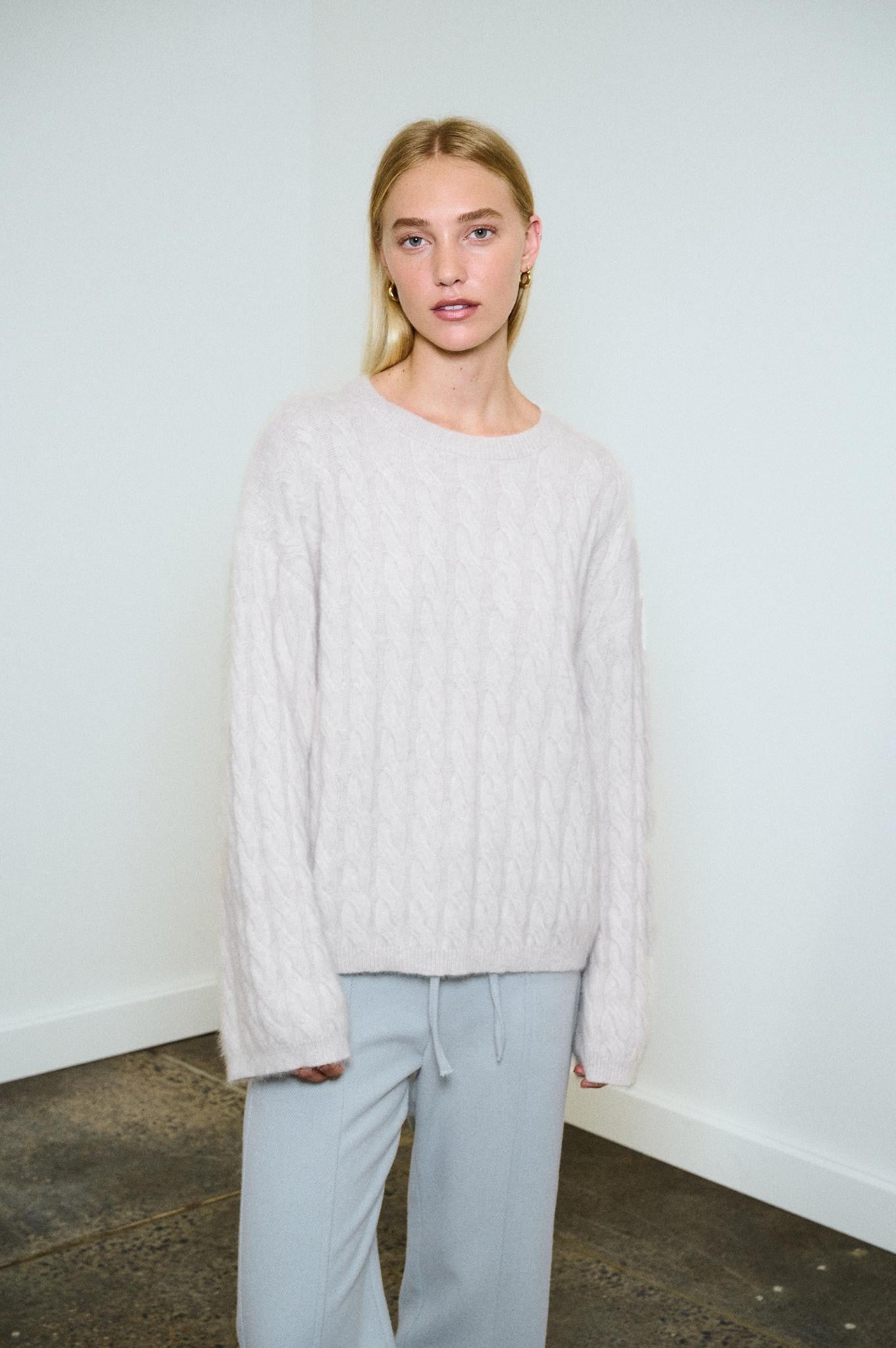 LITTLE LIES / ANNA CABLE KNIT JUMPER / CREAM / K26031902