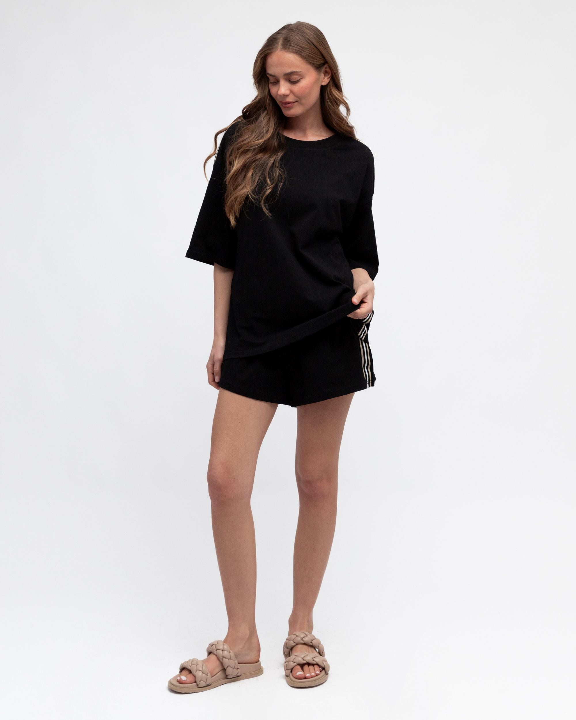 EBBY & I / STRAIGHT UP THE LINE TEE / BLACK / VV11531