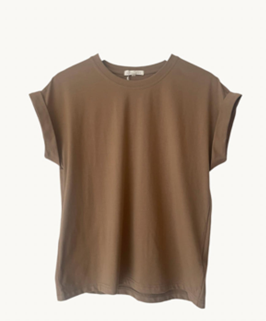 LITTLE LIES / RHODES TEE / MOCHA