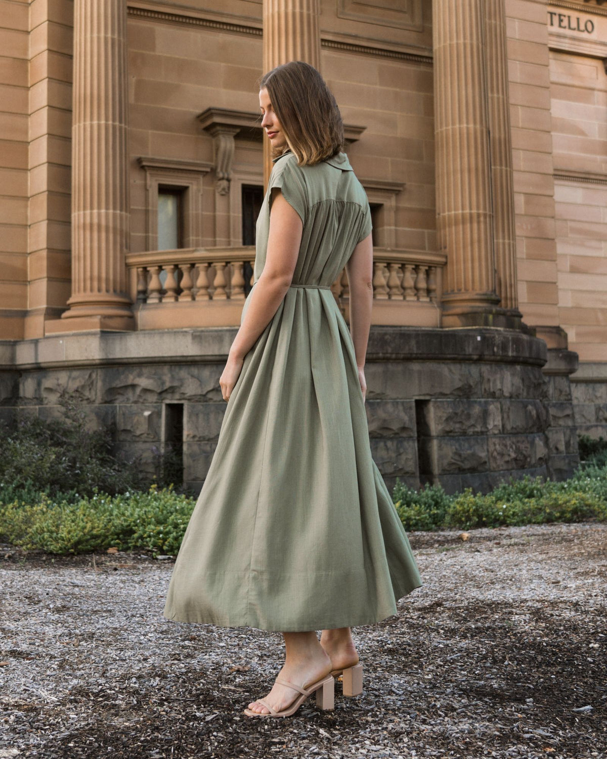 WHITE CLOSET / MARIETTE SHIRT DRESS / KAHKI / TF10746