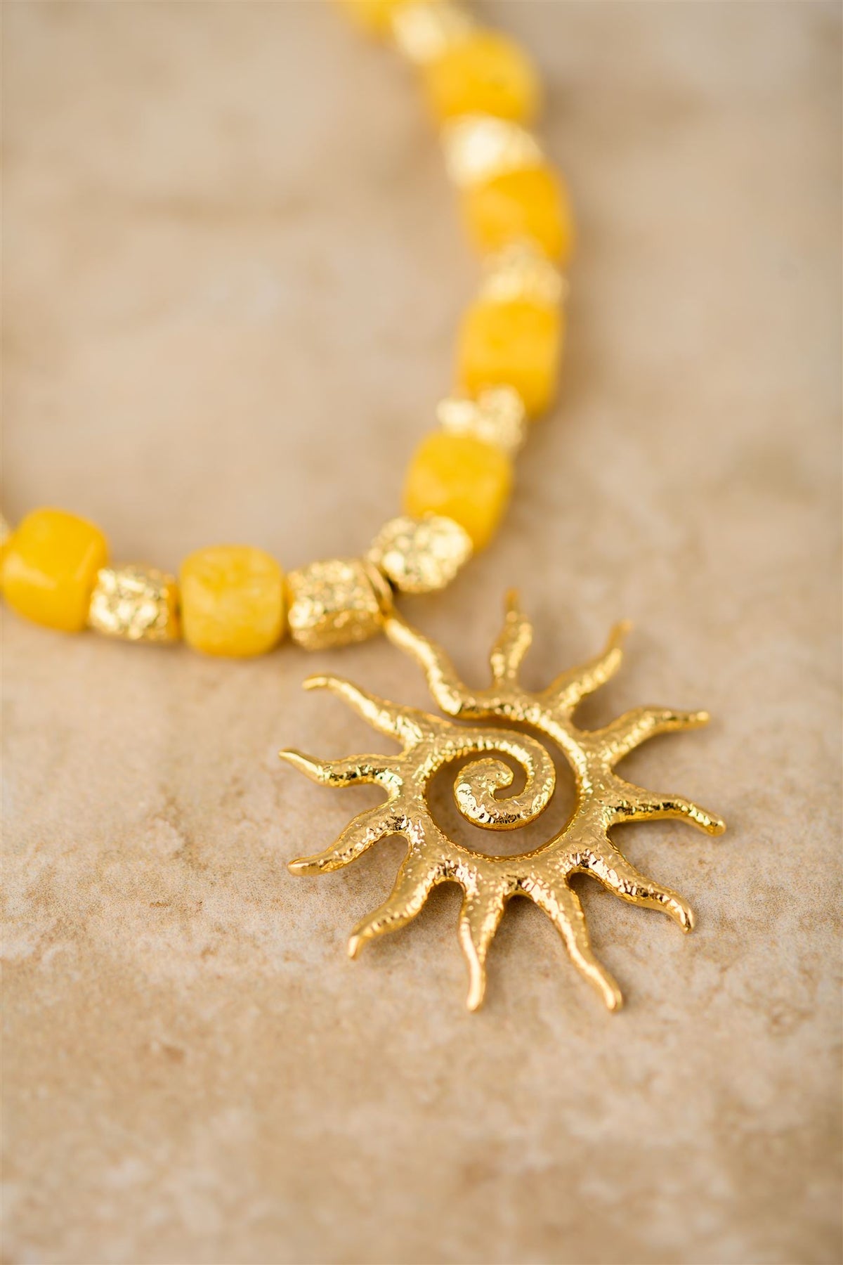 INDIGO & WOLFE / ALUNA KNECKLACE