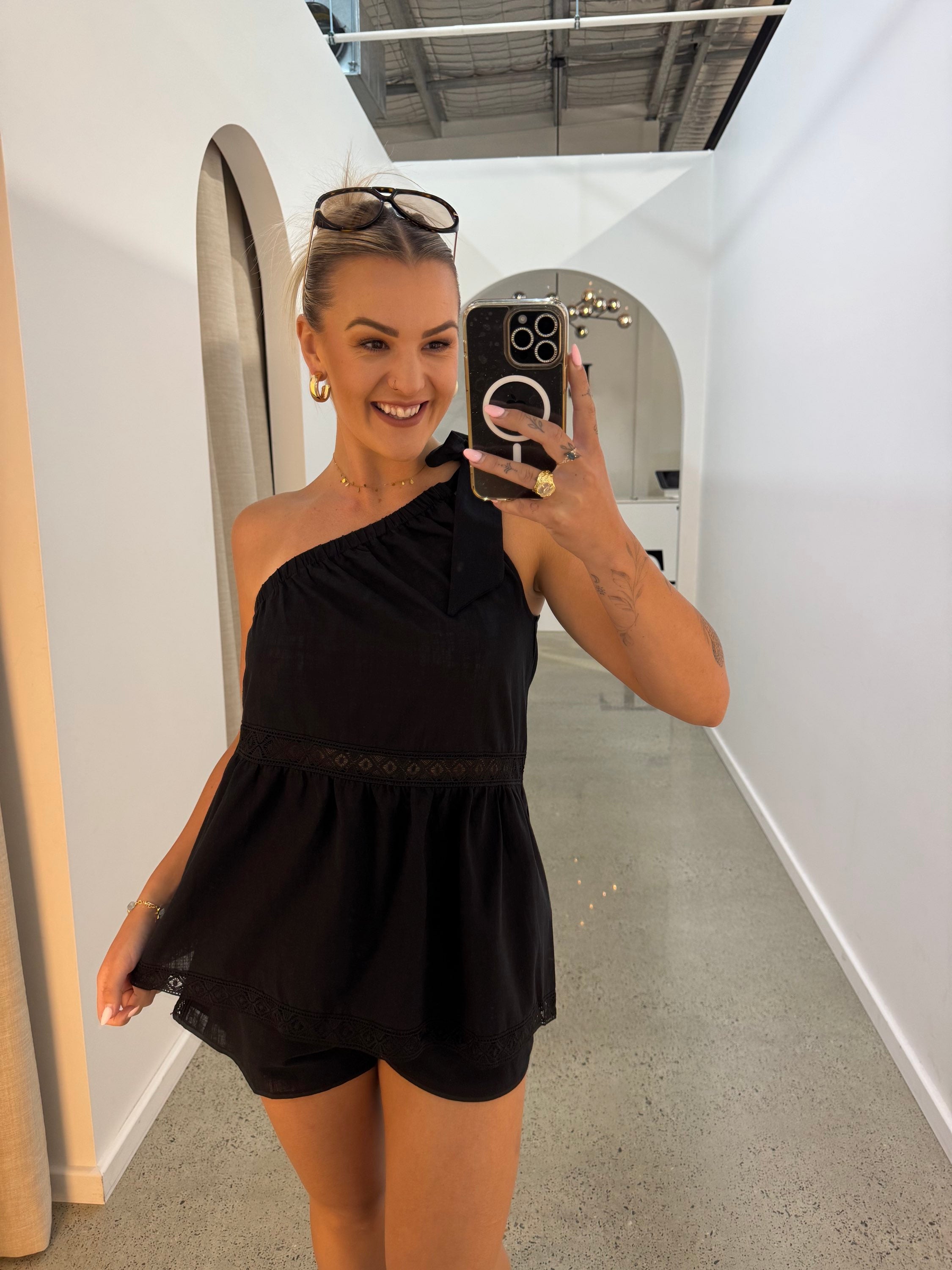 BY FRANKIE / ONE SHORT BLACK / 139-1