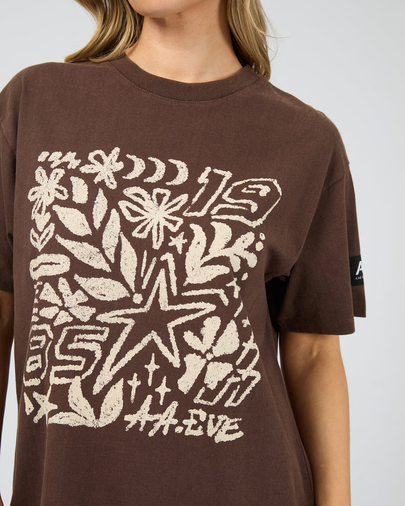 ALL ABOUT EVE / CENTERED RELAXED TEE / BROWN / 6477132