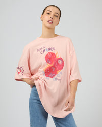 ALL ABOUT EVE / SNAKE EYES OVERSIZED TEE / PINK / 6469033