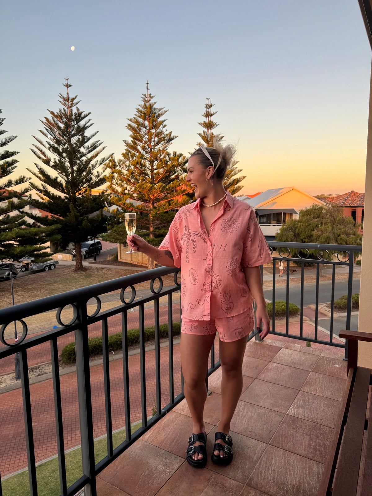 BY FRANKIE / PEACH SHORTS / 10-10