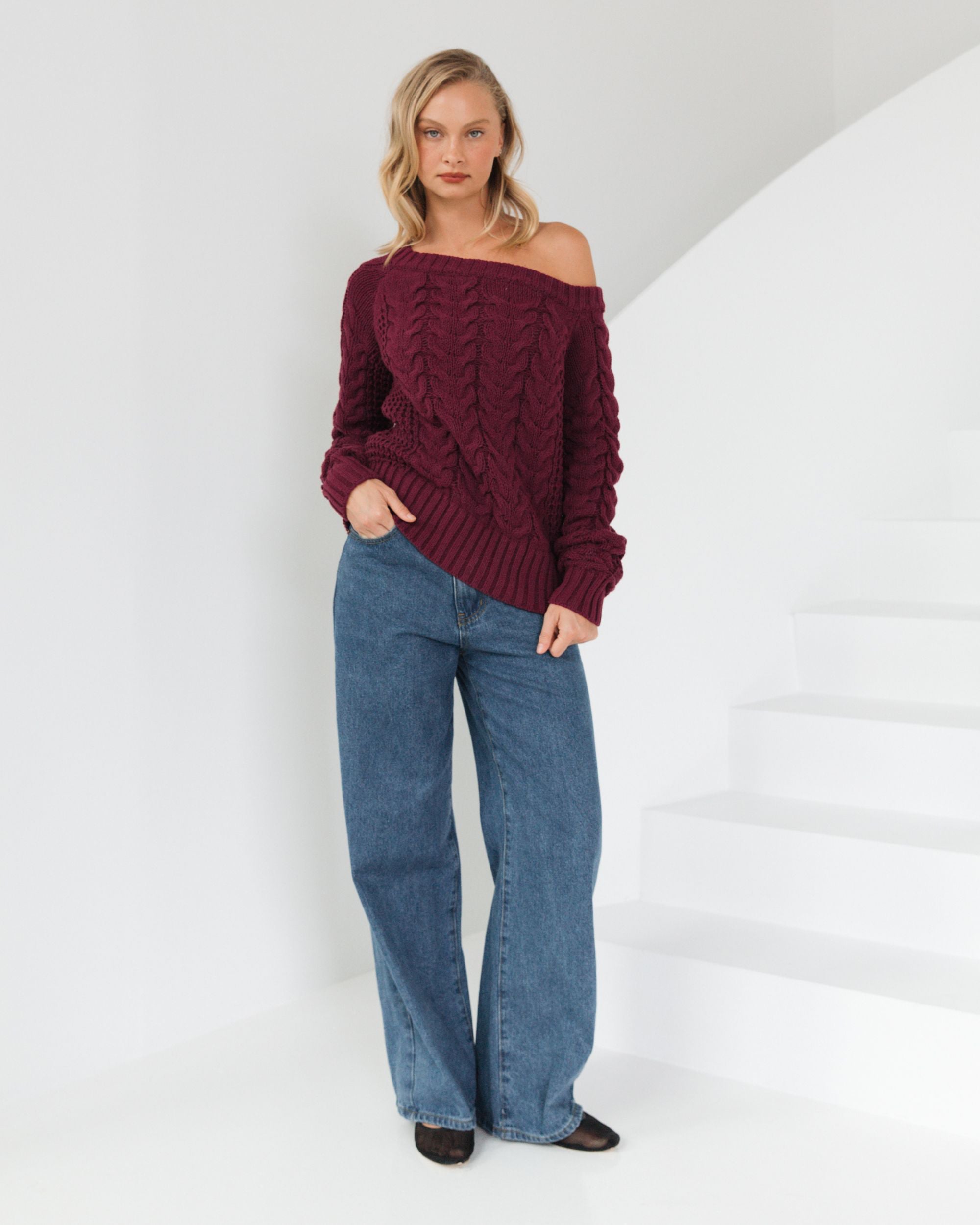WHITE CLOSET / ELSA OFF SHOULDER KNIT / TF11624
