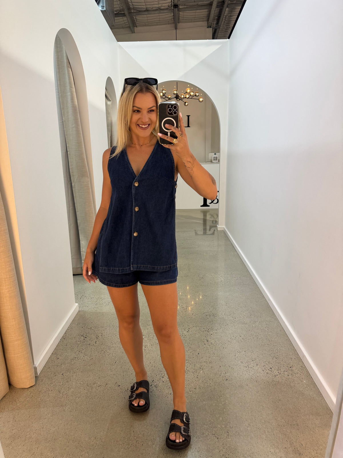 BY FRANKIE / DARK DENIM PANEL SHORTS / 66-1
