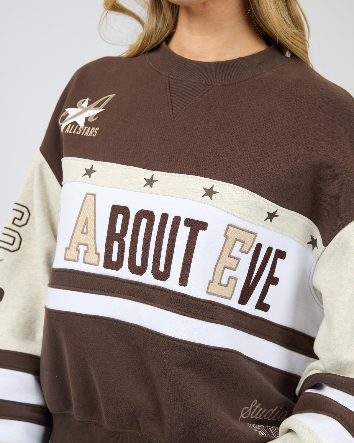 ALL ABOUT EVE / DIV ONE PANEL CREW JUMPER / 6477138.BRWN