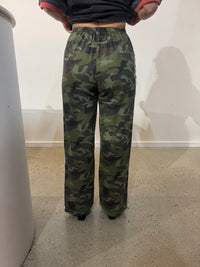BY FRANKIE / CAMO WITH BLACK HEART / 526-42